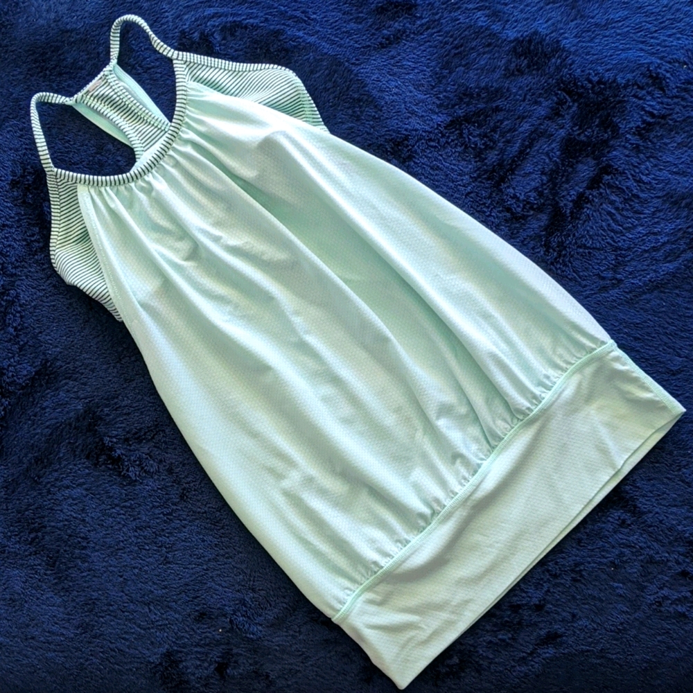 Lululemon light teal XS top with sport bra